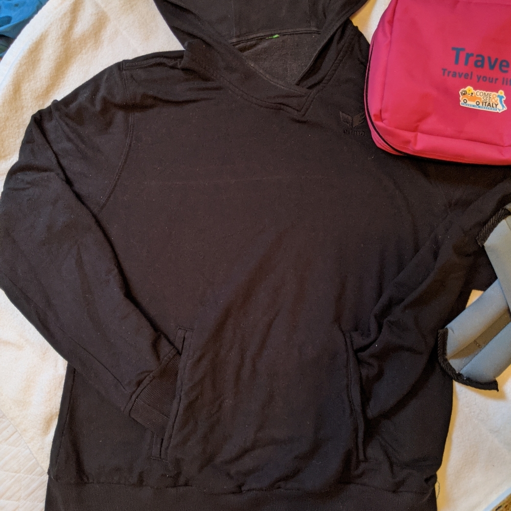 Erika super nice touch black sweatshirt